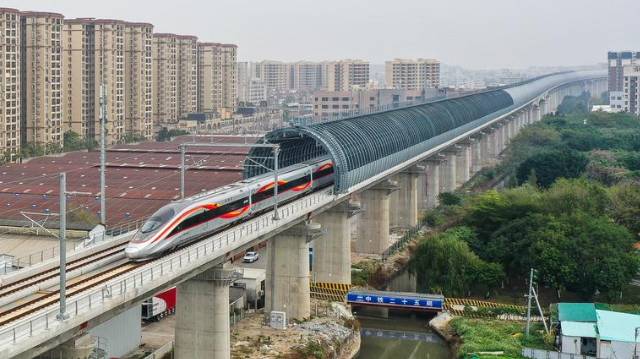  揭秘高铁版图重构：数据背后的国家级战略布局与未来演进 IT技术 揭秘高铁版图重构：数据背后的国家级战略布局与未来演进 IT技术