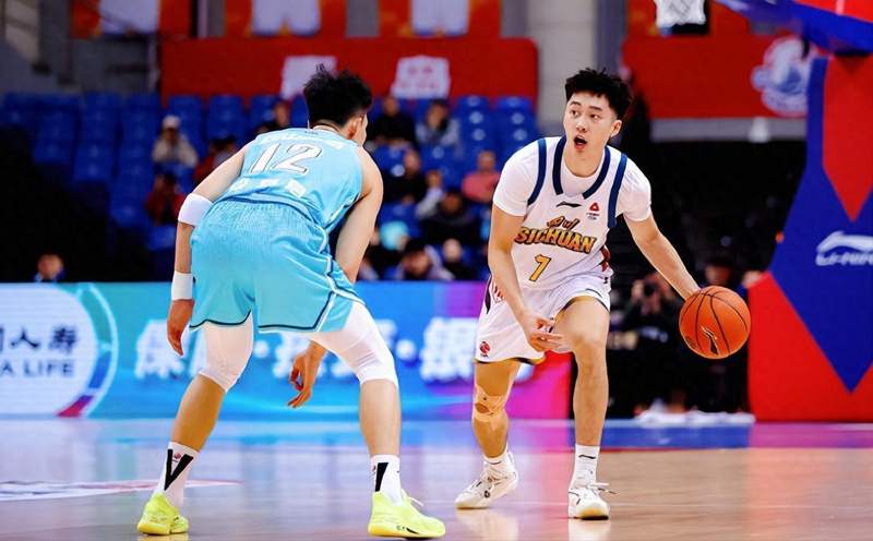  【职业规划】年轻球员如何在动荡期实现职业突围 体育新闻