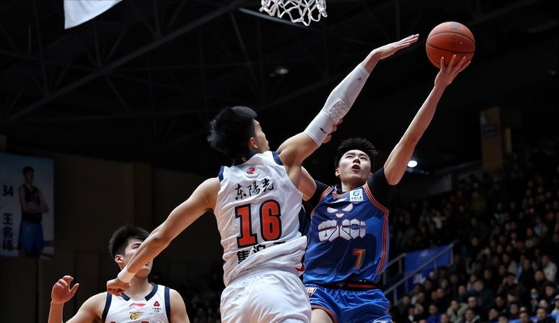  【职业规划】年轻球员如何在动荡期实现职业突围 体育新闻