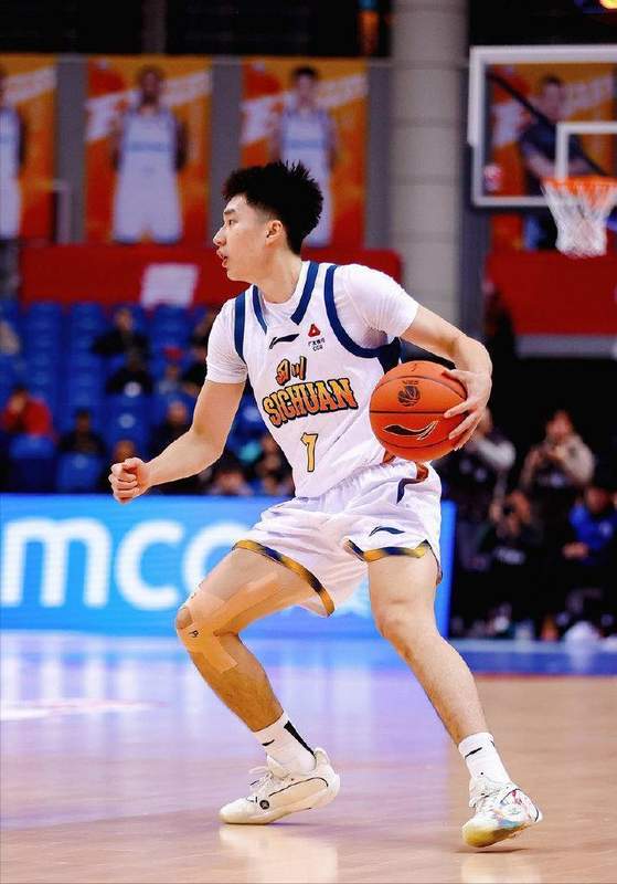  【职业规划】年轻球员如何在动荡期实现职业突围 体育新闻