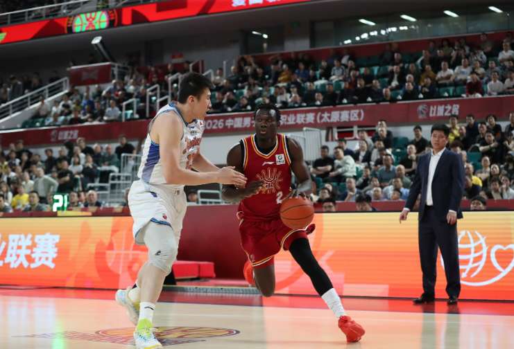  山西93-86双杀新疆的战术复盘：迪亚洛27+10背后的攻防博弈与关键时刻决策逻辑 体育新闻